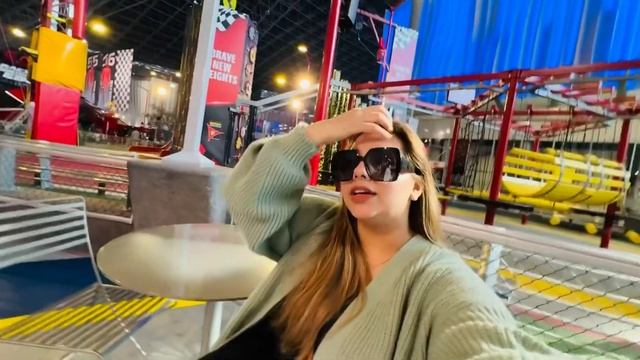 Ferrari world with husband || 60,000 ki tickets lay lii || Hafsa Afzal Sardar смотреть онлайн
