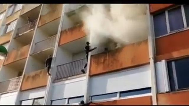 Парни из России спасли людей из горящего дома во Франции смотреть онлайн