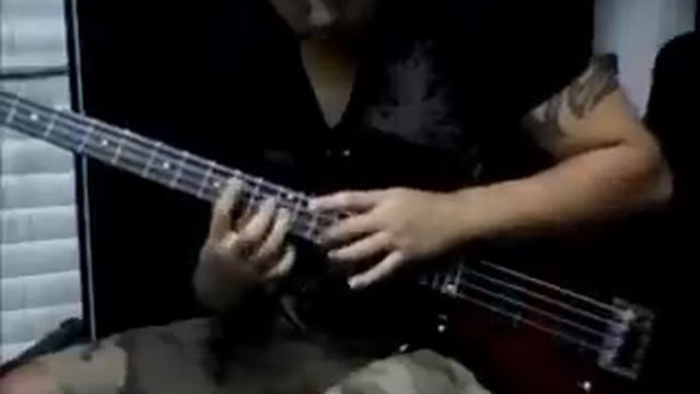 Bass Tapping Solo смотреть онлайн