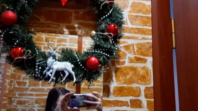 VLOGMAS:УКРАШАЕМ ДОМ К НОВОМУ ГОДУ/ПЕРЕСТАНОВКА/я вернулась смотреть онлайн