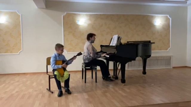 Гуриенков Егор , 9 лет , Б.Феоктистов " Плясовой наигрыш" смотреть онлайн
