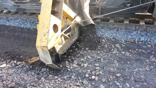 машина ПЛТ уборка щебня 120754 смотреть онлайн