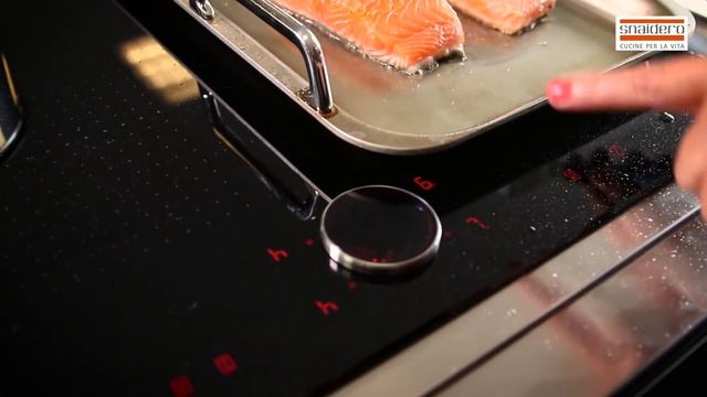 Teppan Yaki on the Neff induction hob with FLEX zones смотреть онлайн