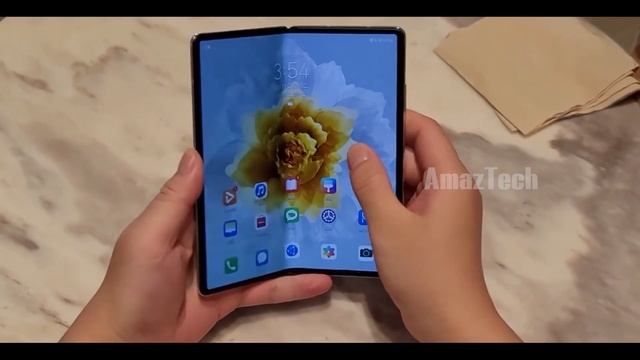 Huawei Mate X2 ( Retail Unit ) - Detailed Hands On ( Camera, Display & Design etc., ) смотреть онлайн