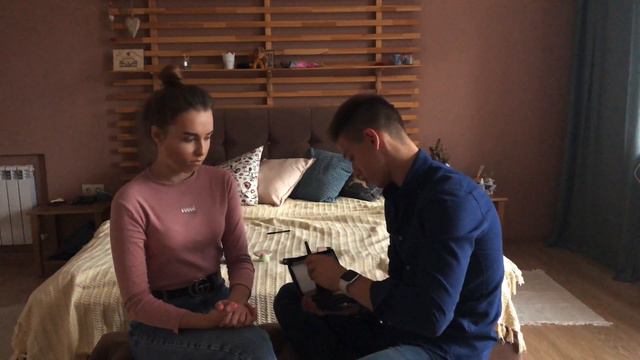 МОЙ ПАРЕНЬ-БРАТ ДЕЛАЕТ МНЕ МАКИЯЖ🥵😳🤯 смотреть онлайн
