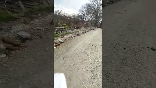 Фура сломала забор и заехала прям на участок: жители Натухаевской не дождались помощи администрации смотреть онлайн