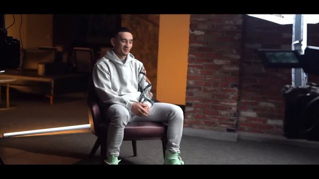 Max Holloway: Behind The Scenes With Justin Gaethje & Exclusive UFC 300 Interviews | Ep 1 смотреть онлайн