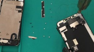 Плохо слышно собеседника. Как почистить сетку динамика iPhone