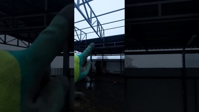 Навес собран. осталась кровля.