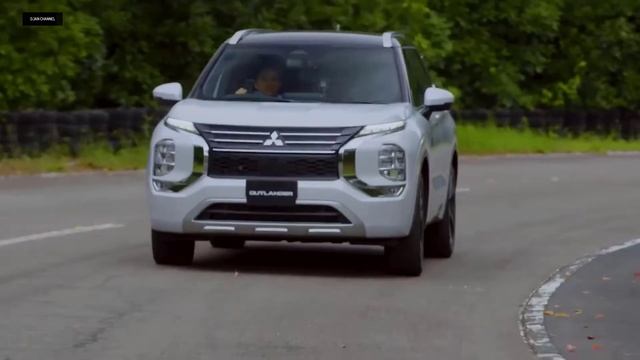 2022 Mitsubishi Outlander интерьер , экстерьер , драйв