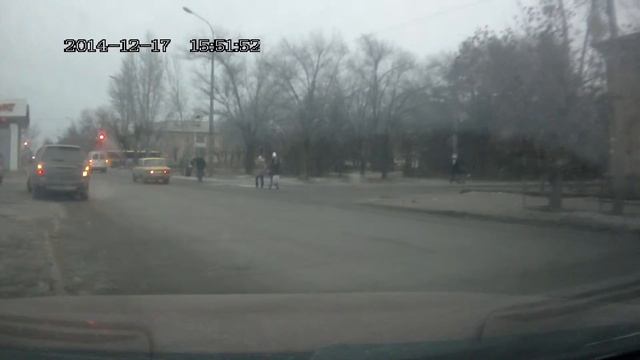 Родители учите детей где и как нужно переходить дорогу. смотреть онлайн
