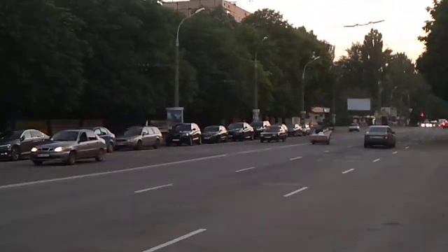 В жару, без выходных – рикша Саша показывает пример трудолюбия жителям Кривого Рога смотреть онлайн