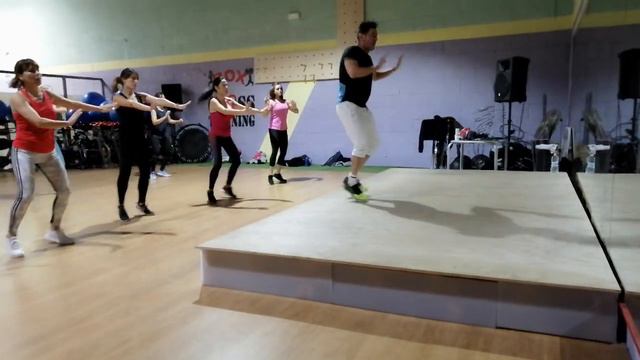 Ritmo, Black eyes Peas y J balvin coreografía Zumba Danzafit смотреть онлайн