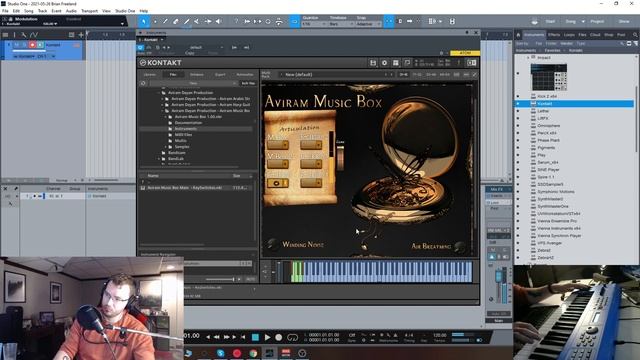 Checking out Aviram Music Box! смотреть онлайн
