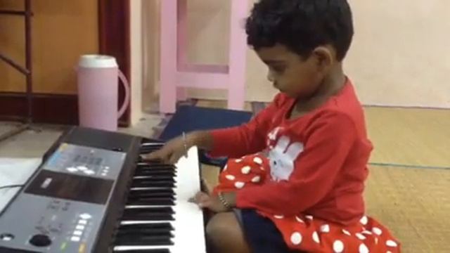 First class playing keyboard Rejina Sen. смотреть онлайн