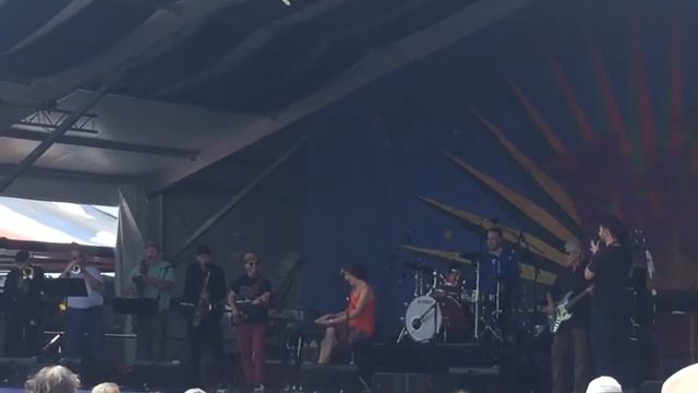 Marcia Ball, "Red Beans" song by Muddy Waters & Professor Longhair (NOLA Fairgrounds 4 May 2017) смотреть онлайн