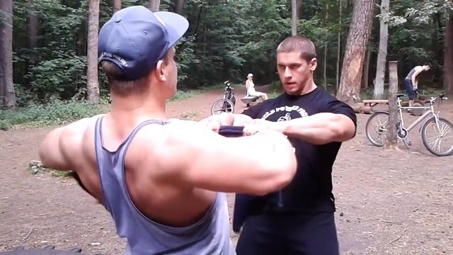 Muscleshop.lt: Ironvytas ir Deividas Dubinas rodo kaip sportuoti be treniruoklių смотреть онлайн