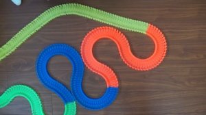 Чудесный гибкий трек для машинок