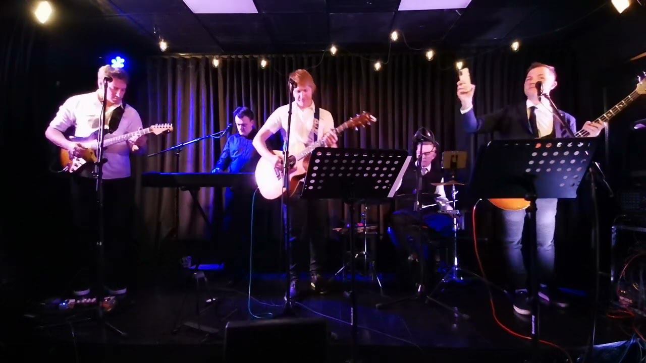 Алексей Хомчик и группа Ирония судьбы "Шум деревьев за спиной", "Красно-жёлтые дни", "Амазонка" 31ок смотреть онлайн