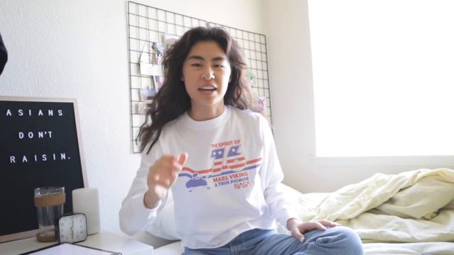 THE HONEST TRUTH: SMART ASIANS (feat. clahrah!) ◇ Michelle Choi | The Seoul Search смотреть онлайн