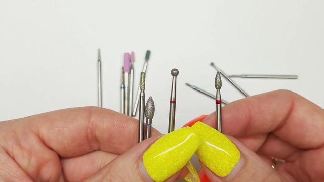 What's a "Russian" Manicure? смотреть онлайн