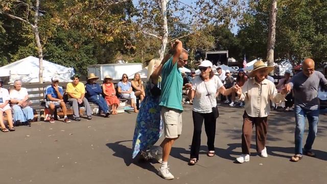 Santa Barbara Greek Festival, 2016 ~ Kefi dancing Syrtos!! смотреть онлайн