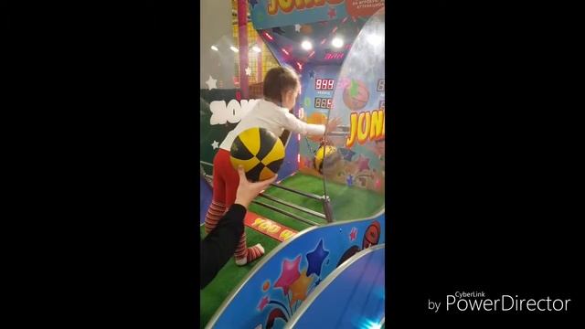 Поход в семейный парк активного отдыха Joki Joya смотреть онлайн
