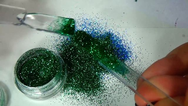 Блестки на гель лак. Маникюр с блестками. Как наносить блестки на гель лак смотреть онлайн