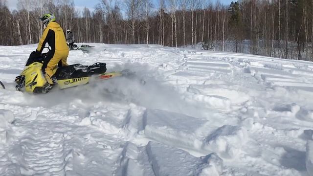 Summit T3 163" vs Freeride 154" смотреть онлайн