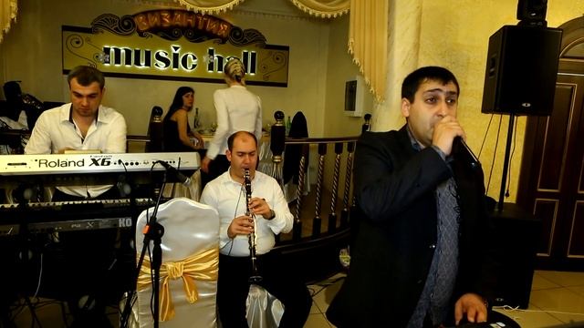 певец Макен Тамразов. г. Армавир смотреть онлайн