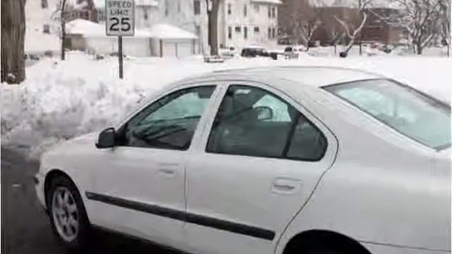 2003 Volvo S60 available from Lexington Auto Club смотреть онлайн