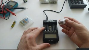Обзор зарядного устройства LiitoKala Lii-ND4 с функциями разряда и восстановления.