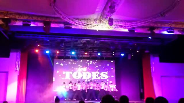 TODES Dance Group - Maxx Royal