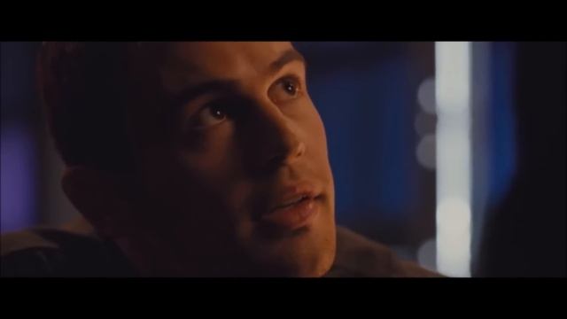 Divergent - Four Saving Tris Scene смотреть онлайн
