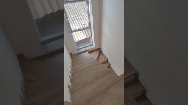 Ступени из керамогранита #керамогранит #ступени #ступениизкерамогранита #лестница #tile #tiling смотреть онлайн