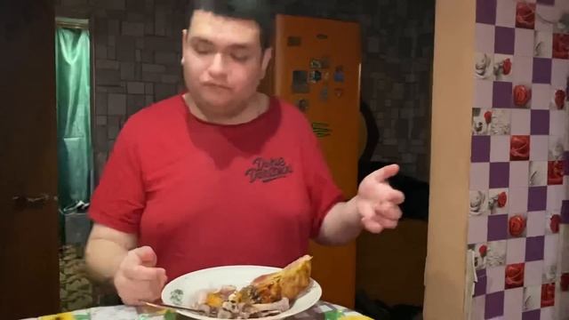 Ужин диетическими куриными окорочками в разрезе с сыром приготовленные в духовке на диете худею. смотреть онлайн