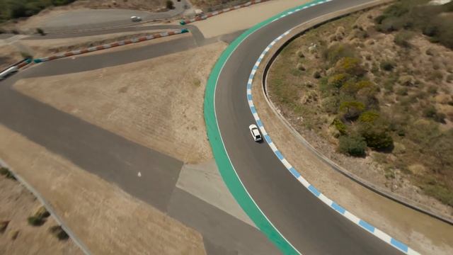 Waarom de Honda Civic Type R zijn astronomische prijs tóch waard is | Autovisie | 4K смотреть онлайн