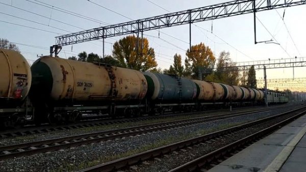 Электровоз ВЛ80С-1726/1812 с грузовым поездом на станции "Примыкание" г. Саратов