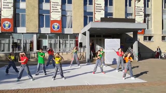 Танец~ Baby Crew(Бэби Крю) смотреть онлайн