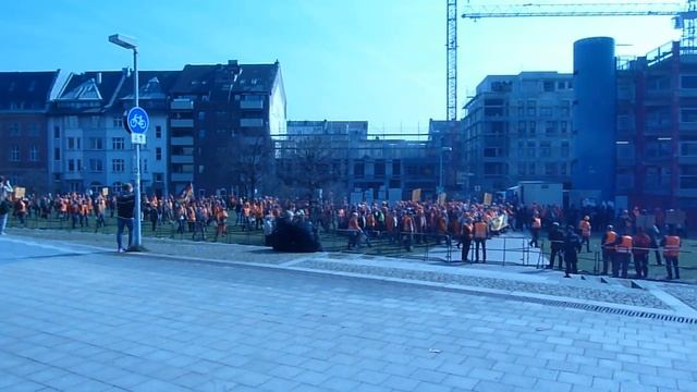 Забастовка рабочих в Дюссельдорфе, Германия / Worker's Strike, Dusseldorf, Germany