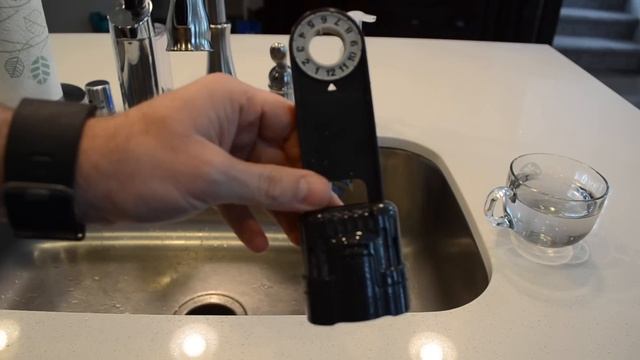 How To Change a KEURIG Water Filter. смотреть онлайн
