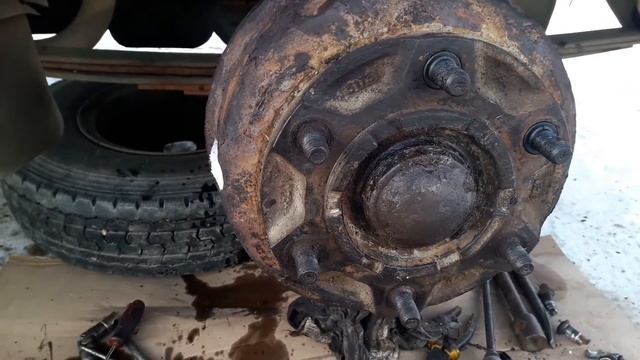 Хендай HD78 Замена шпилек и манжеты на тормозном цилиндре! смотреть онлайн