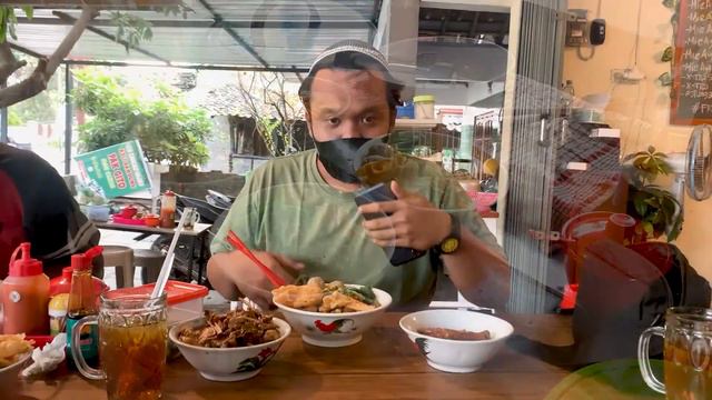 PARAAAHHH !!! MIE AYAM MURAH Rp.5.000 (BUMBUNYA NAMPOL) смотреть онлайн