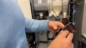 Как обслуживать кофемашину в кофейне самообслуживания