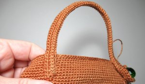 Как пришить ручку к сумке с одной стороны. Видеоурок