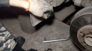 Меняем втулки стабилизатора SKODA FABIA