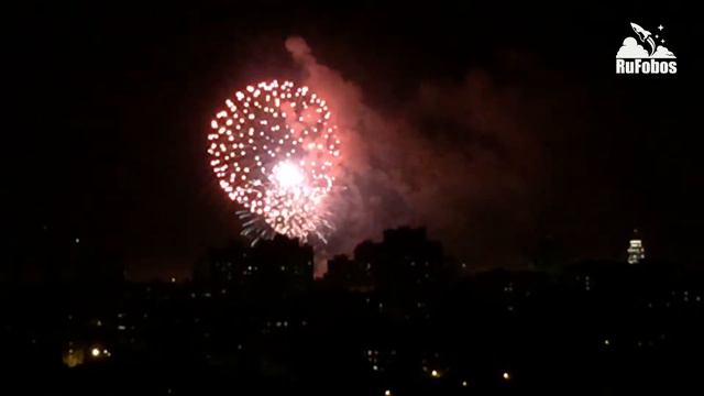 Салют на День города от Руслана Fobos (RuFobos) с крыши 14 этажа. смотреть онлайн