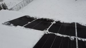 Очистка солнечных панелей от снега. Солнечные панели зимой.