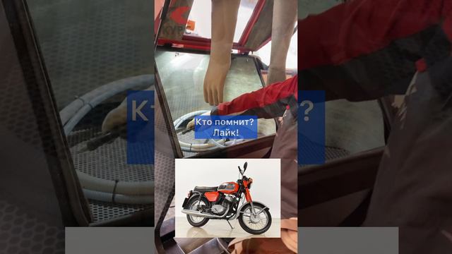 Пескоструй крышки от бардачка Явы🏍 в инжекторке смотреть онлайн
