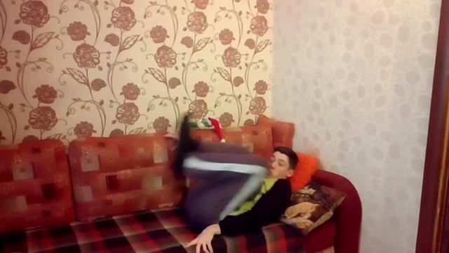 КОГДА МАМА ПРИШЛА С РОДИТЕЛЬСКОГО СОБРАНИЯ | VINE смотреть онлайн